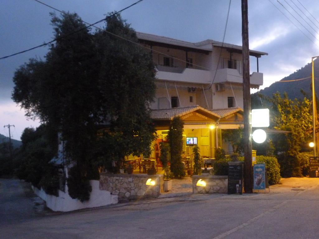 Lichnos Babis Taverna & Rooms ปาร์กา ภายนอก รูปภาพ